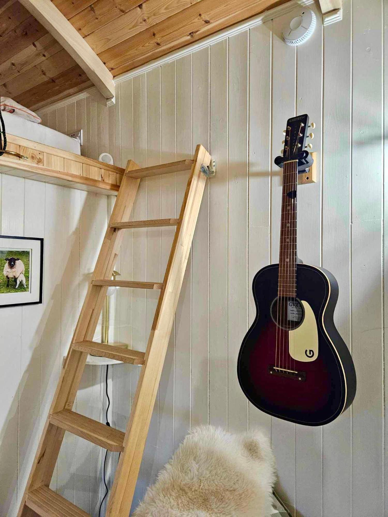Beautiful Shepherd'S Hut - Lois Weedon Weston  エクステリア 写真