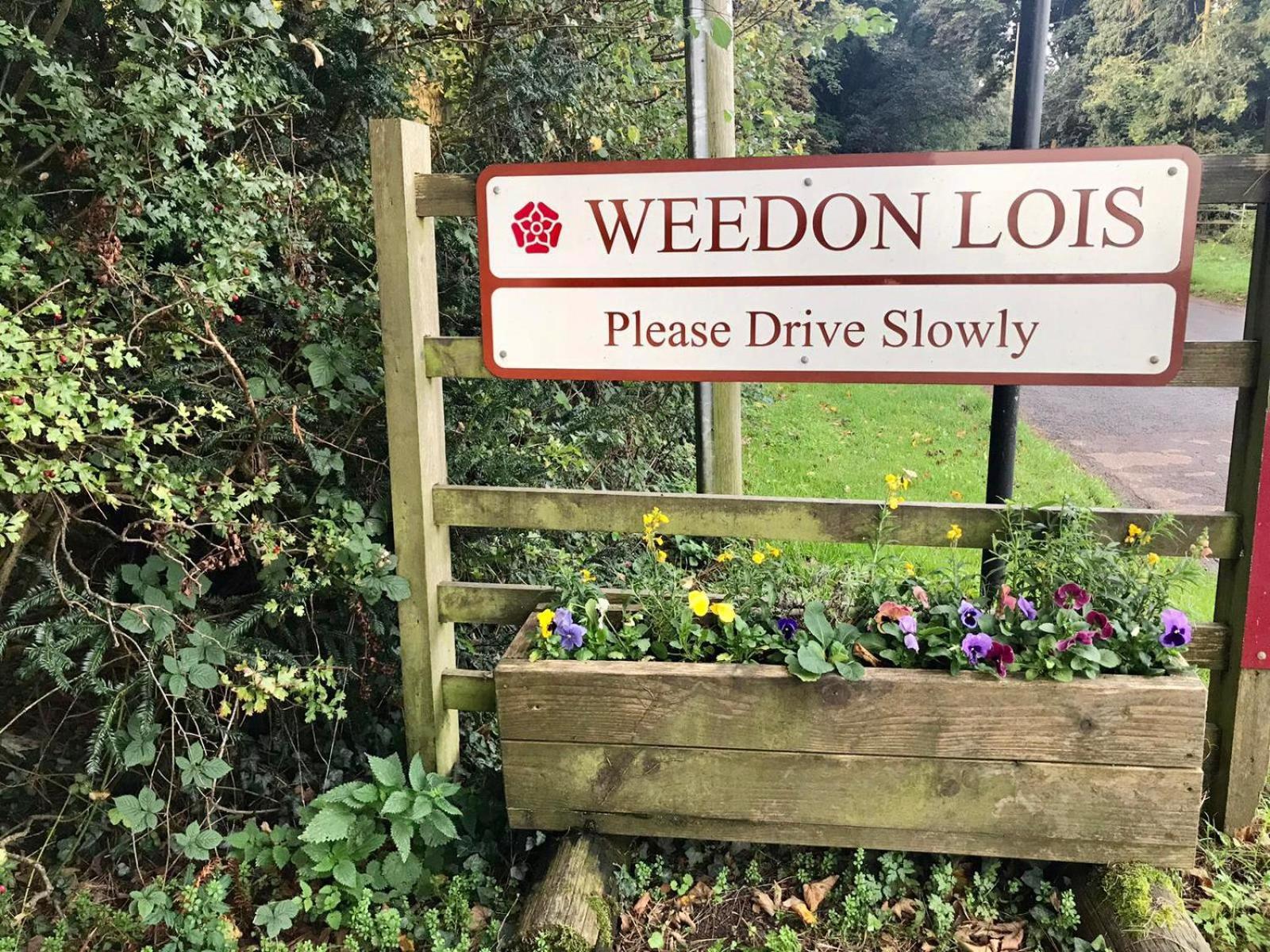 Beautiful Shepherd'S Hut - Lois Weedon Weston  エクステリア 写真